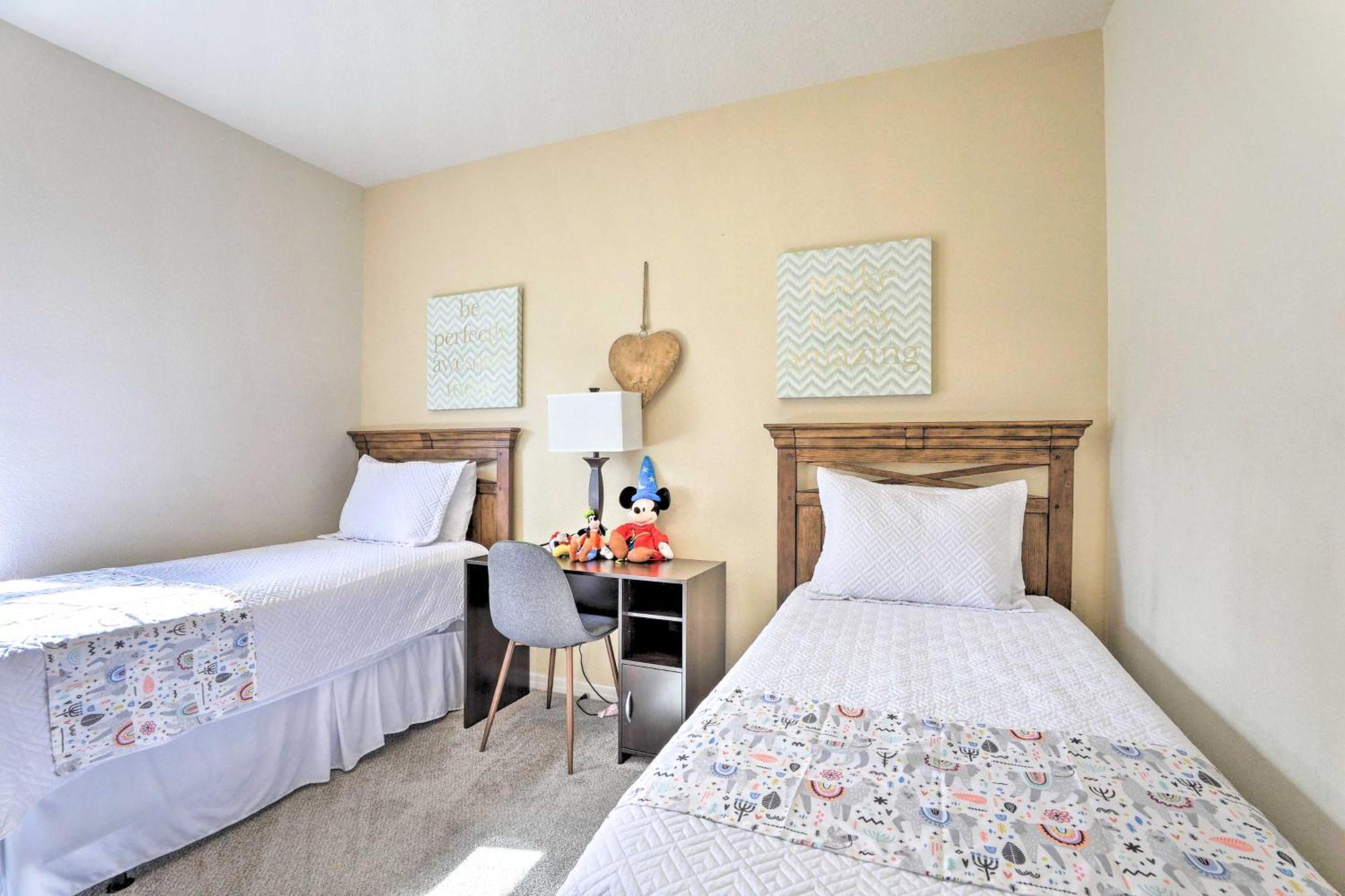 Holiday home Lucaya Village Townhome With Pool, 6 Mi To Disney!