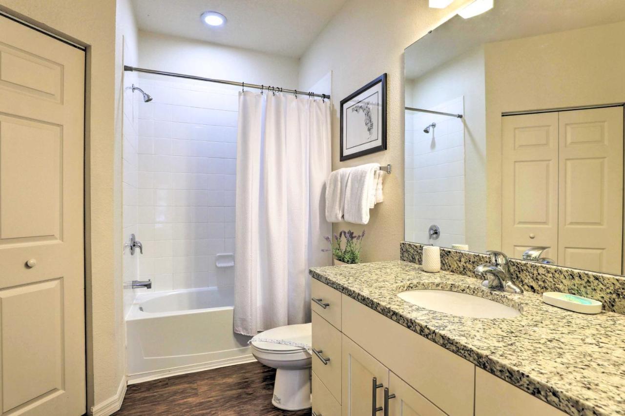 Lucaya Village Townhome With Pool, 6 Mi To Disney! Holiday home