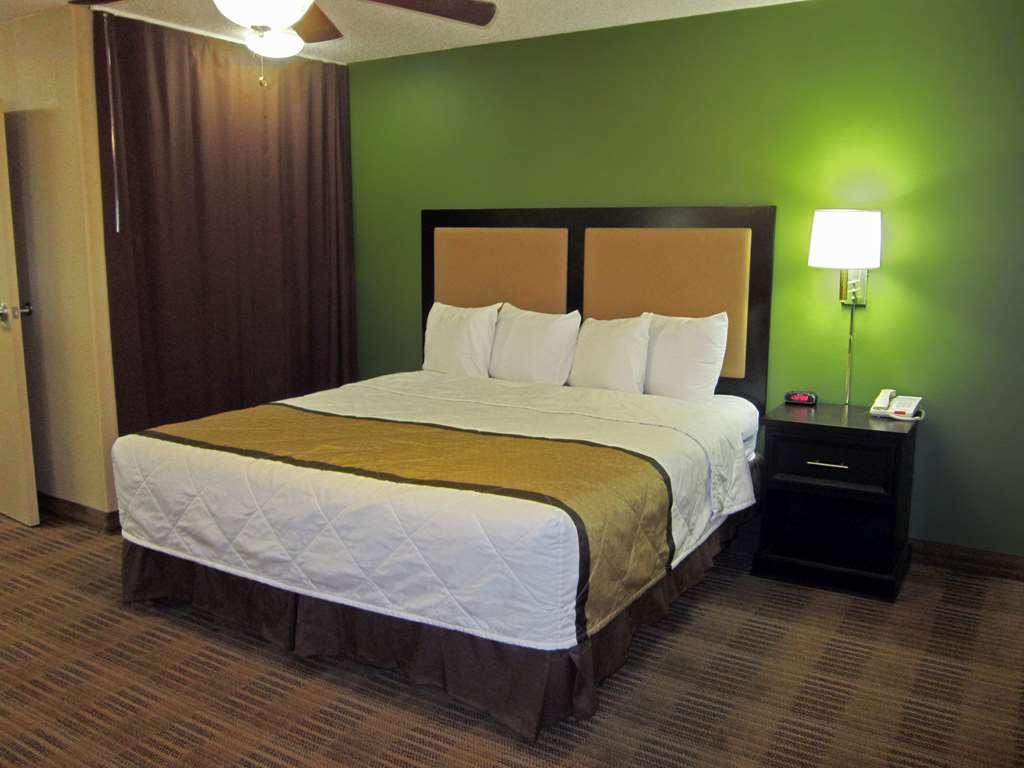 Extended America Select - - Lenoir Avenue East