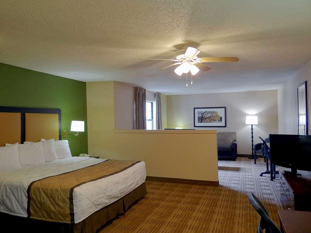 Extended America Select - - Lenoir Avenue East