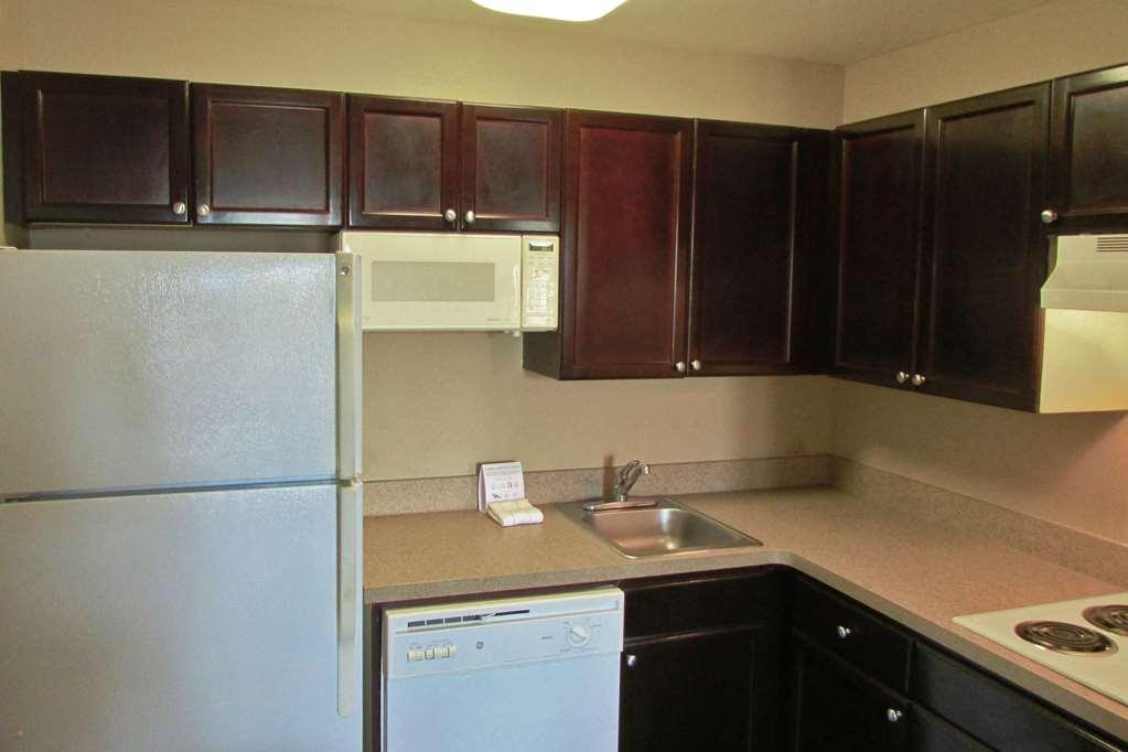 Extended America - - Airport - N Westshore Blvd Hotel 2*