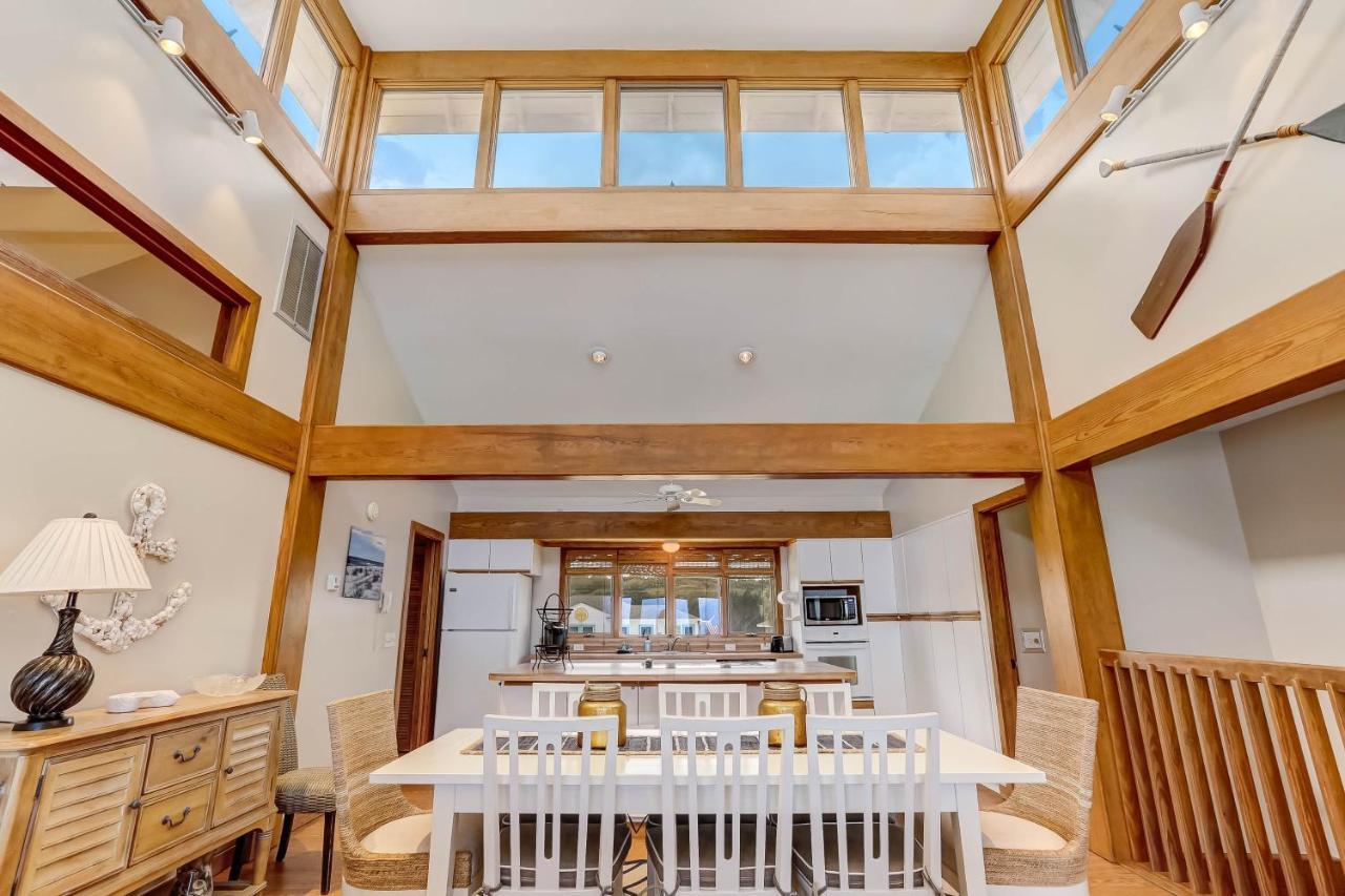 Oceanfront Pet Friendly Unit Hotel