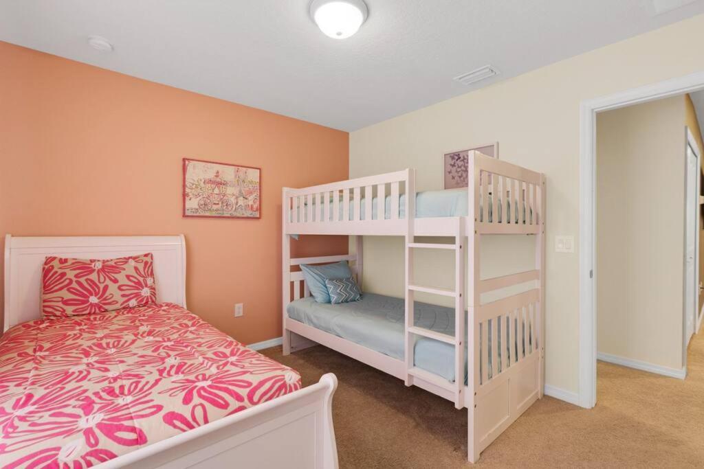 Holiday home Stunning 5 Bedroom Just Minutes From Disney World!