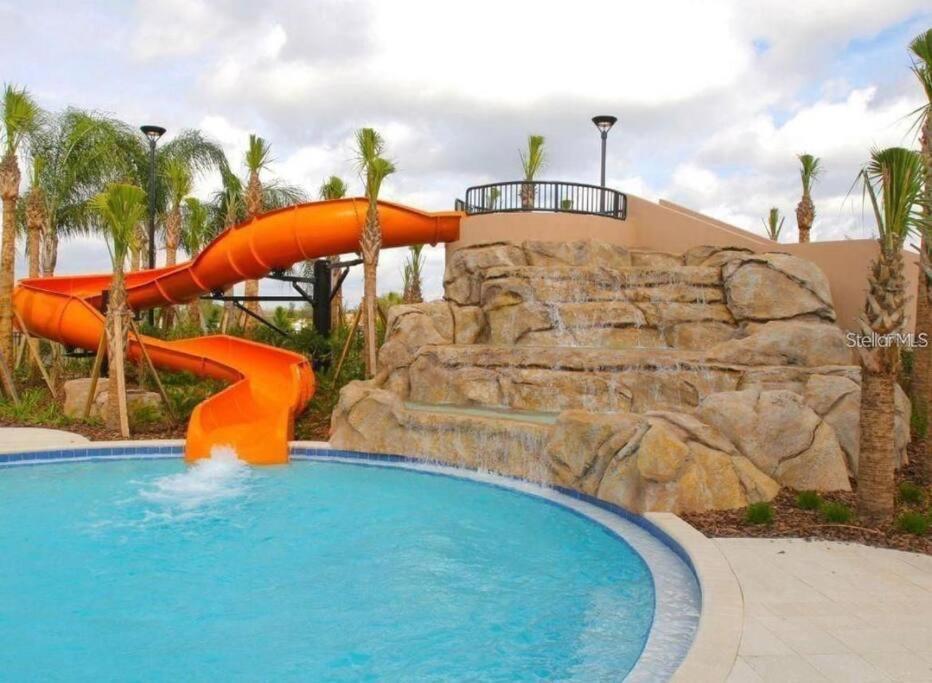 Holiday home Stunning 5 Bedroom Just Minutes From Disney World!