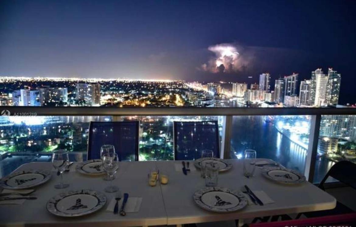 Stunning Penthouse Waterfront 2bd 2ba Aparthotel