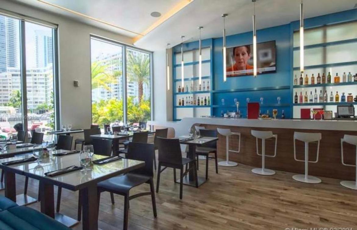 Stunning Penthouse Waterfront 2bd 2ba Aparthotel Hallandale Beach