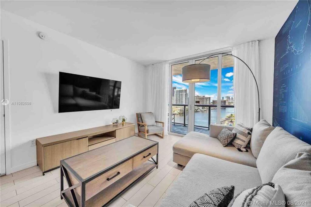 Apartment Beachwalk 1b-1b Apmt Amazing View 12a Hallandale Beach