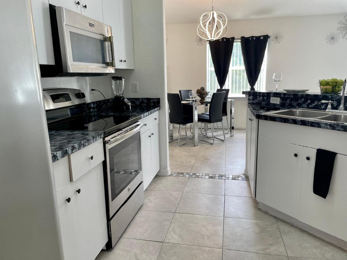 Cozy Spacious 4bd With Garden Tub Near *
