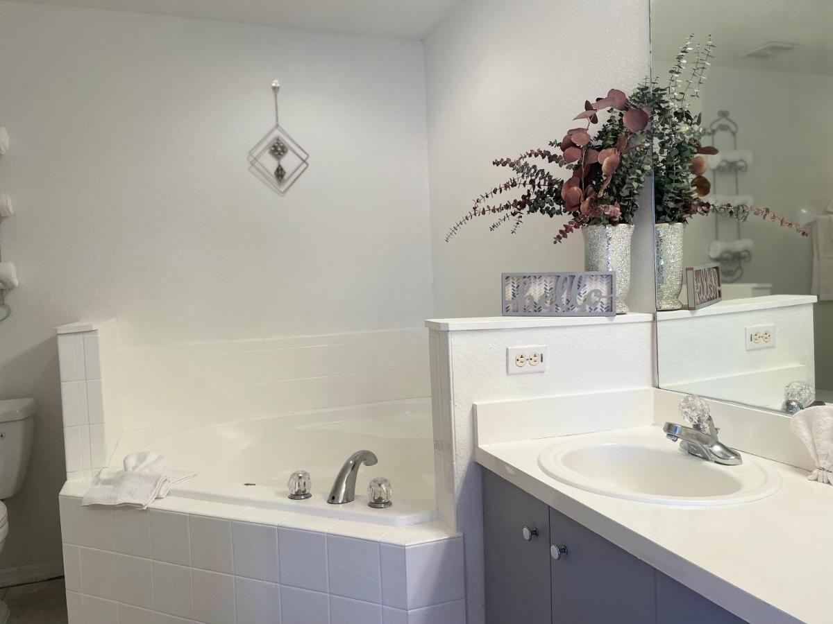 Cozy Spacious 4bd With Garden Tub Near Holiday home Kissimmee