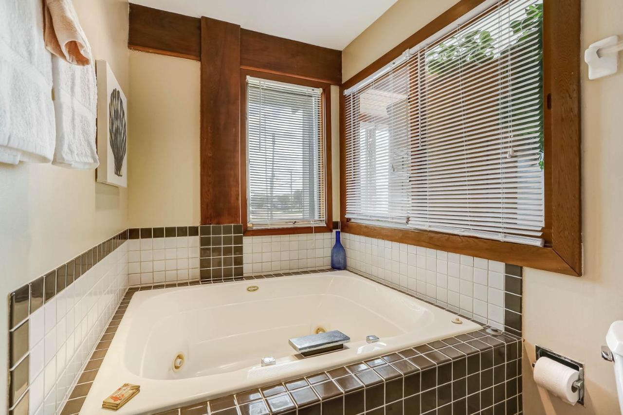 Oceanfront Pet Friendly Unit