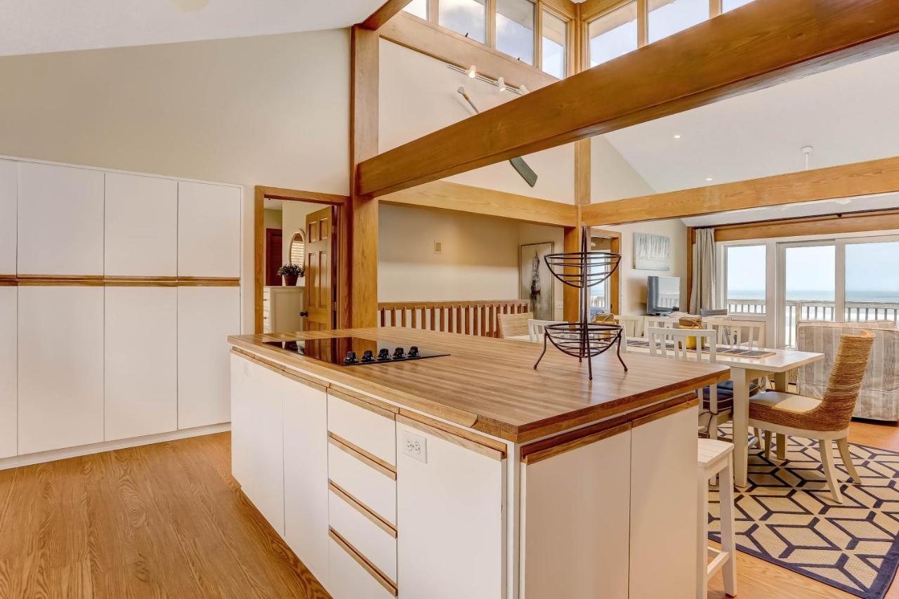 Oceanfront Pet Friendly Unit Hotel