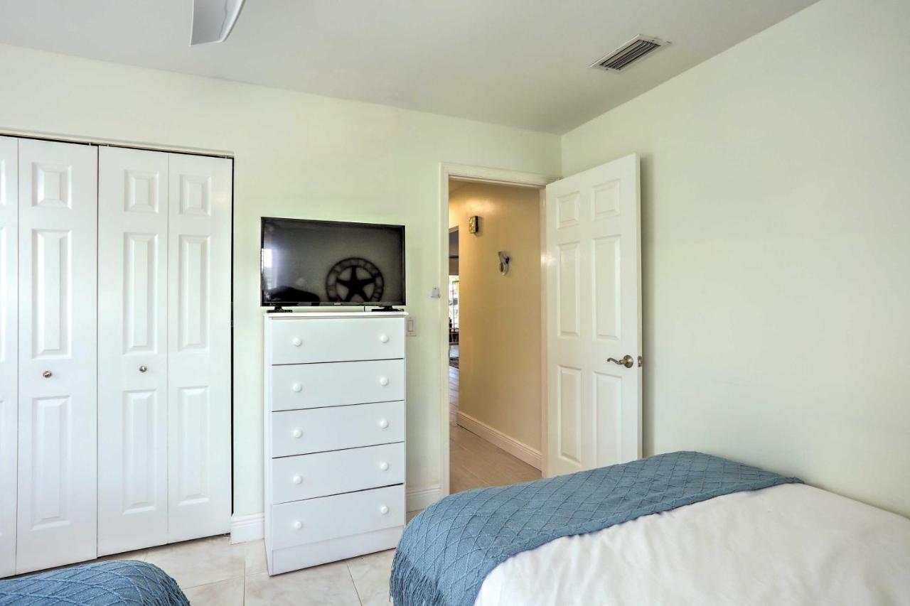 Bayfront Jensen Dock And Lanai! Holiday home Jensen Beach