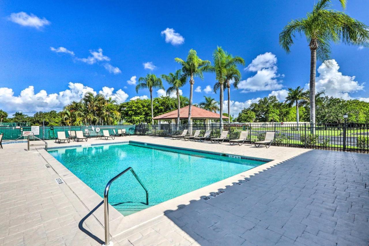 Stylish Myers About 2 Mi To Beaches! * Fort Myers