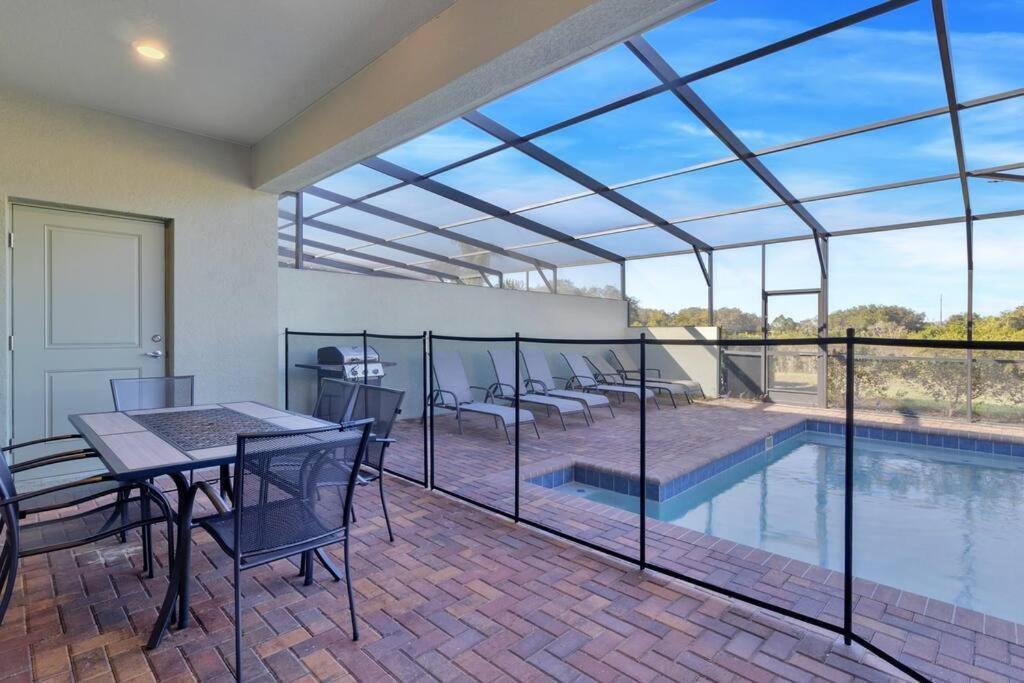 Stunning 5 Bedroom Just Minutes From Disney World! *