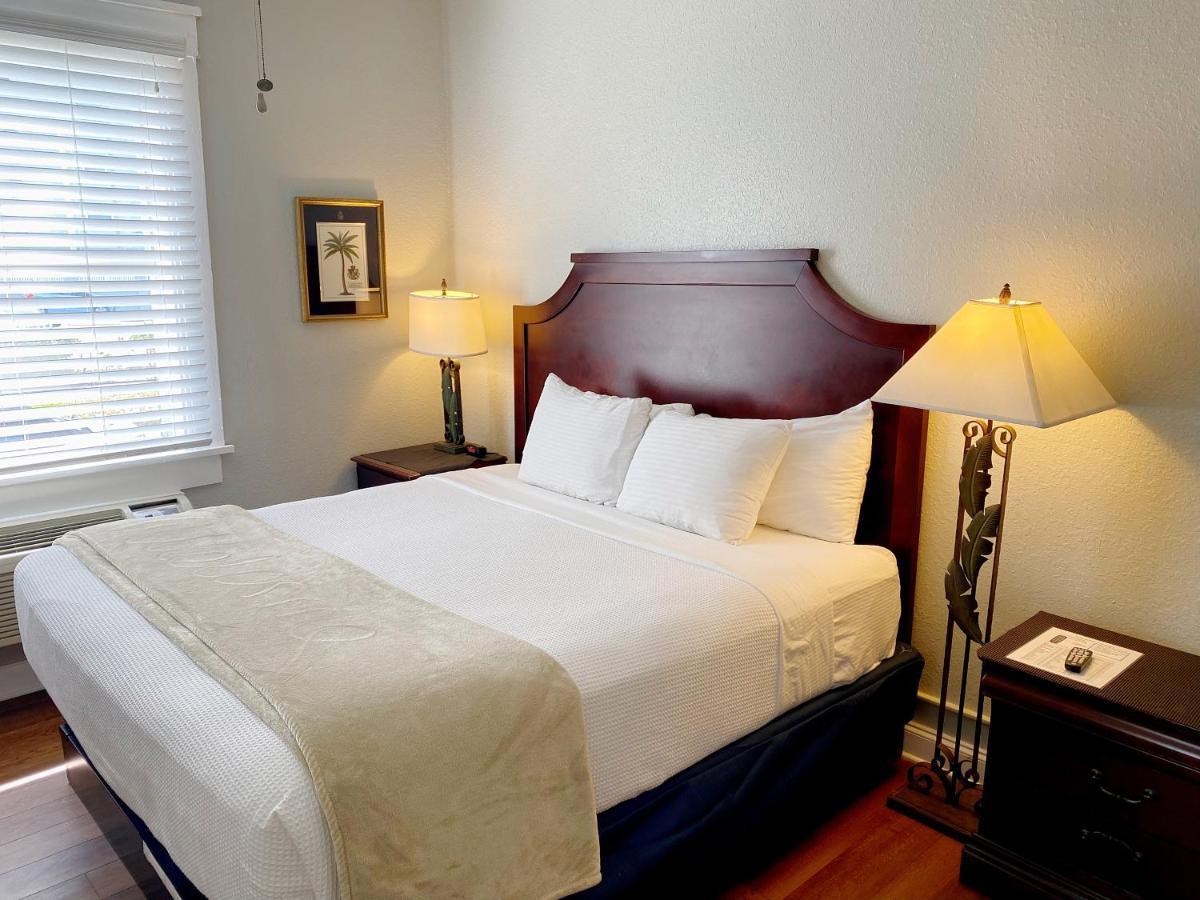 Hotel Crystal Bay Historic 3*