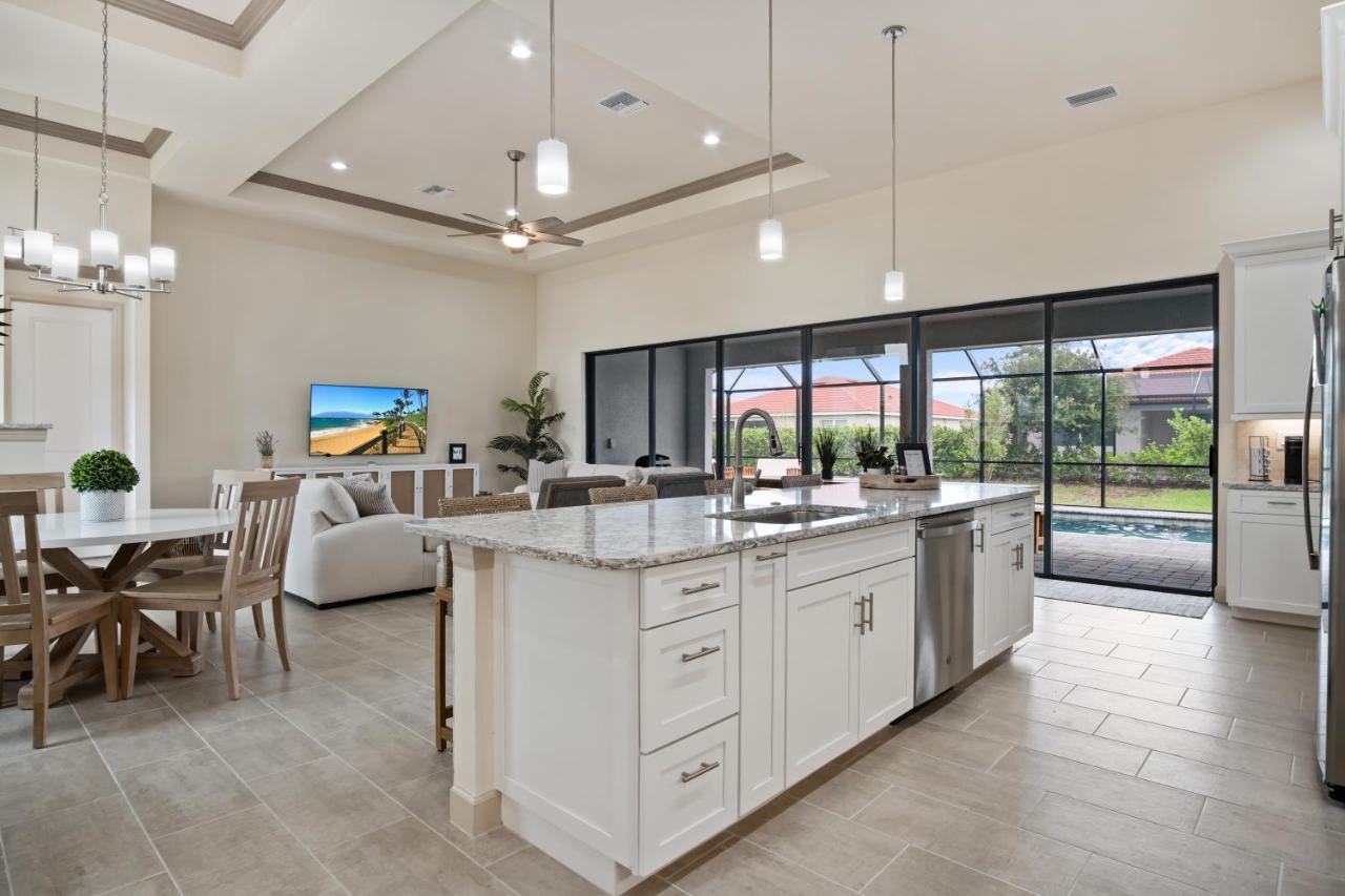 Sw Fl Oasis - 4bdr - 3bth - Pool - Game - Sleeps 10 Or More Holiday home *