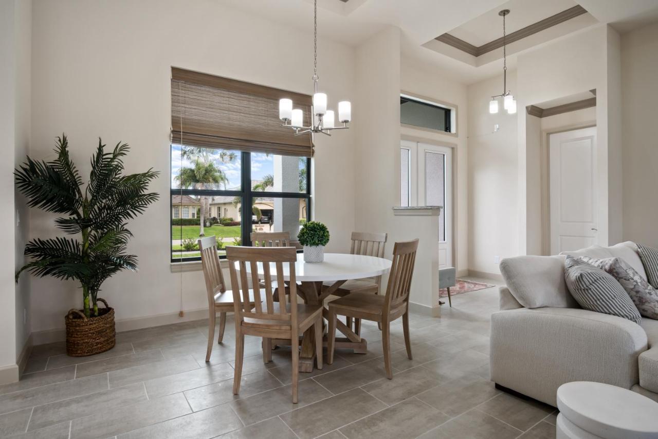 Sw Fl Oasis - 4bdr - 3bth - Pool - Game - Sleeps 10 Or More Cape Coral
