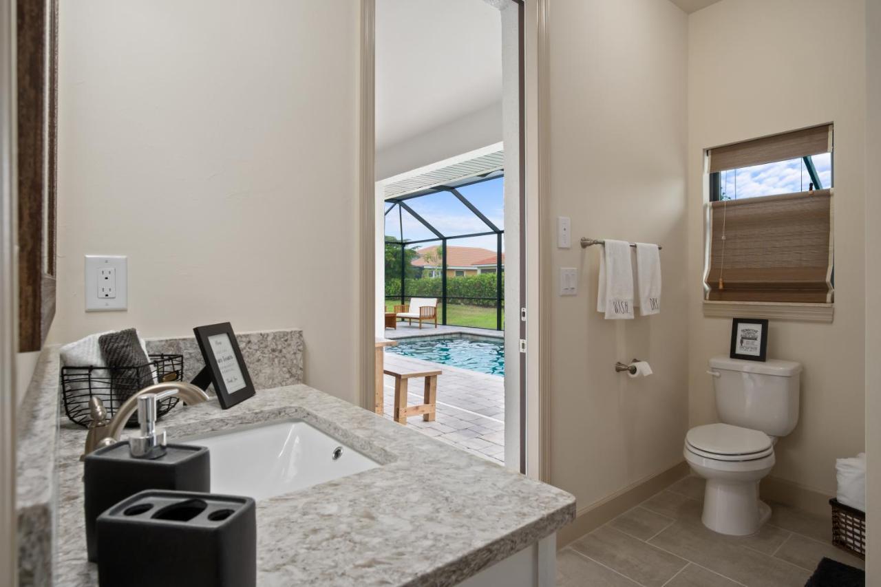 Sw Fl Oasis - 4bdr - 3bth - Pool - Game - Sleeps 10 Or More Holiday home *