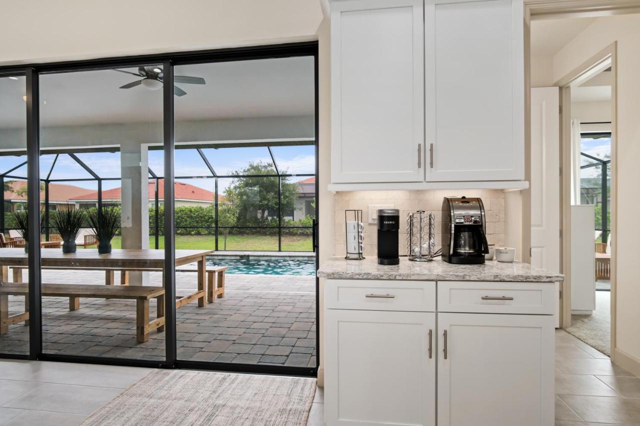Sw Fl Oasis - 4bdr - 3bth - Pool - Game - Sleeps 10 Or More Holiday home *