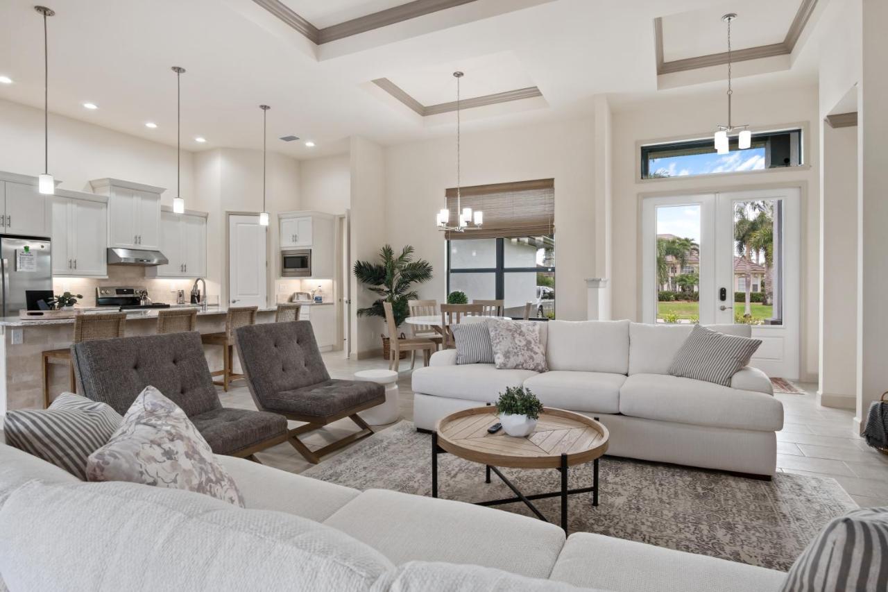 Sw Fl Oasis - 4bdr - 3bth - Pool - Game - Sleeps 10 Or More * Cape Coral