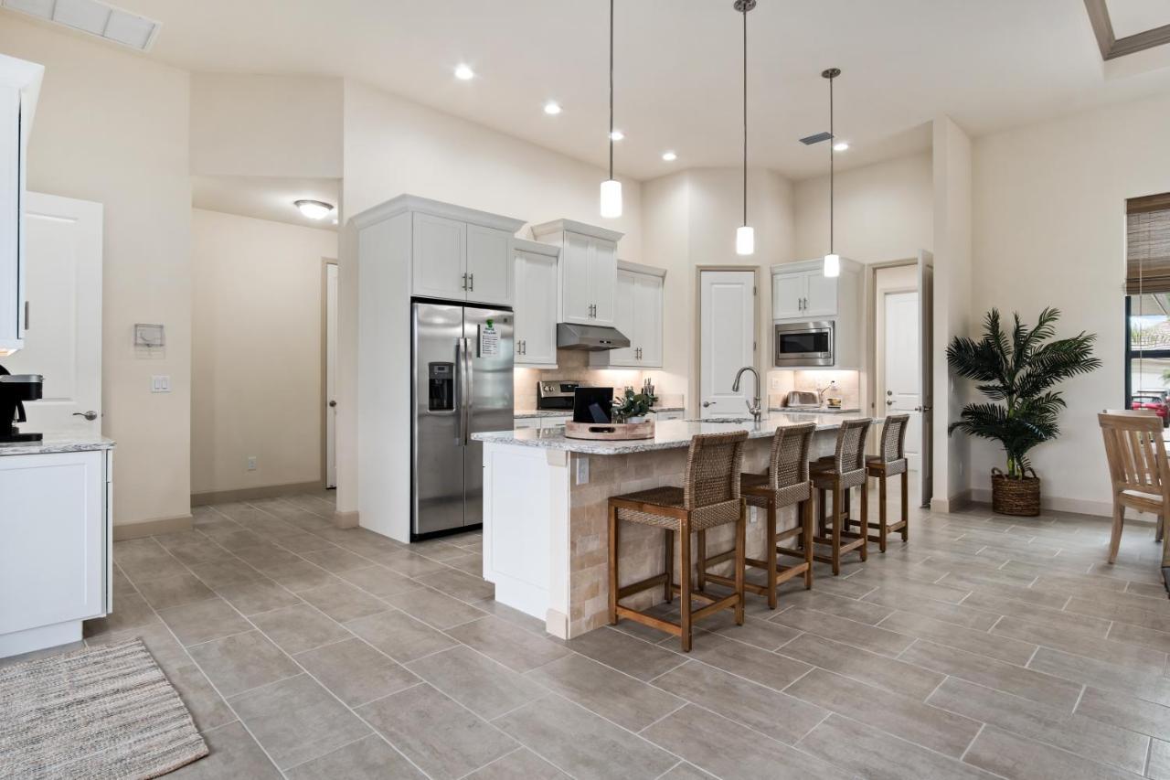 Holiday home Sw Fl Oasis - 4bdr - 3bth - Pool - Game - Sleeps 10 Or More Cape Coral