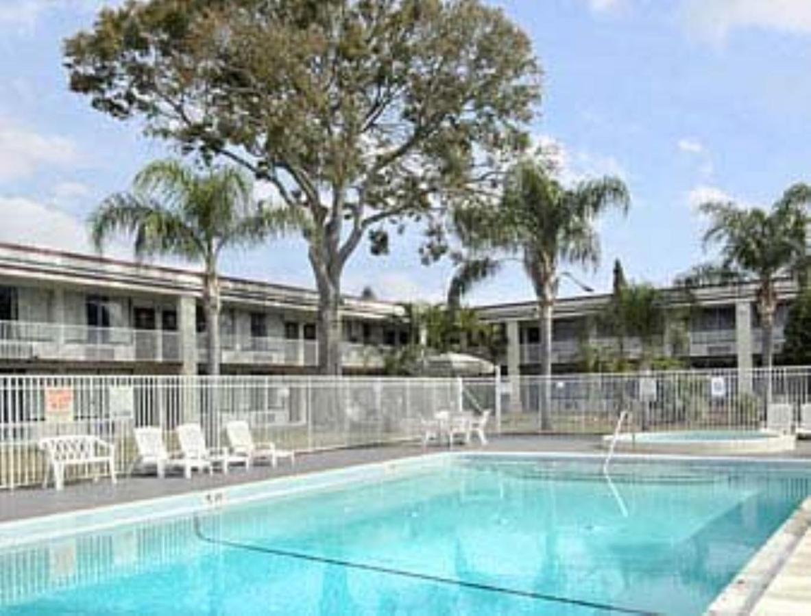 Quality North-tampa Bay Inn