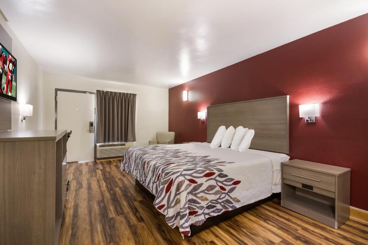 Red Roof Motel 2*