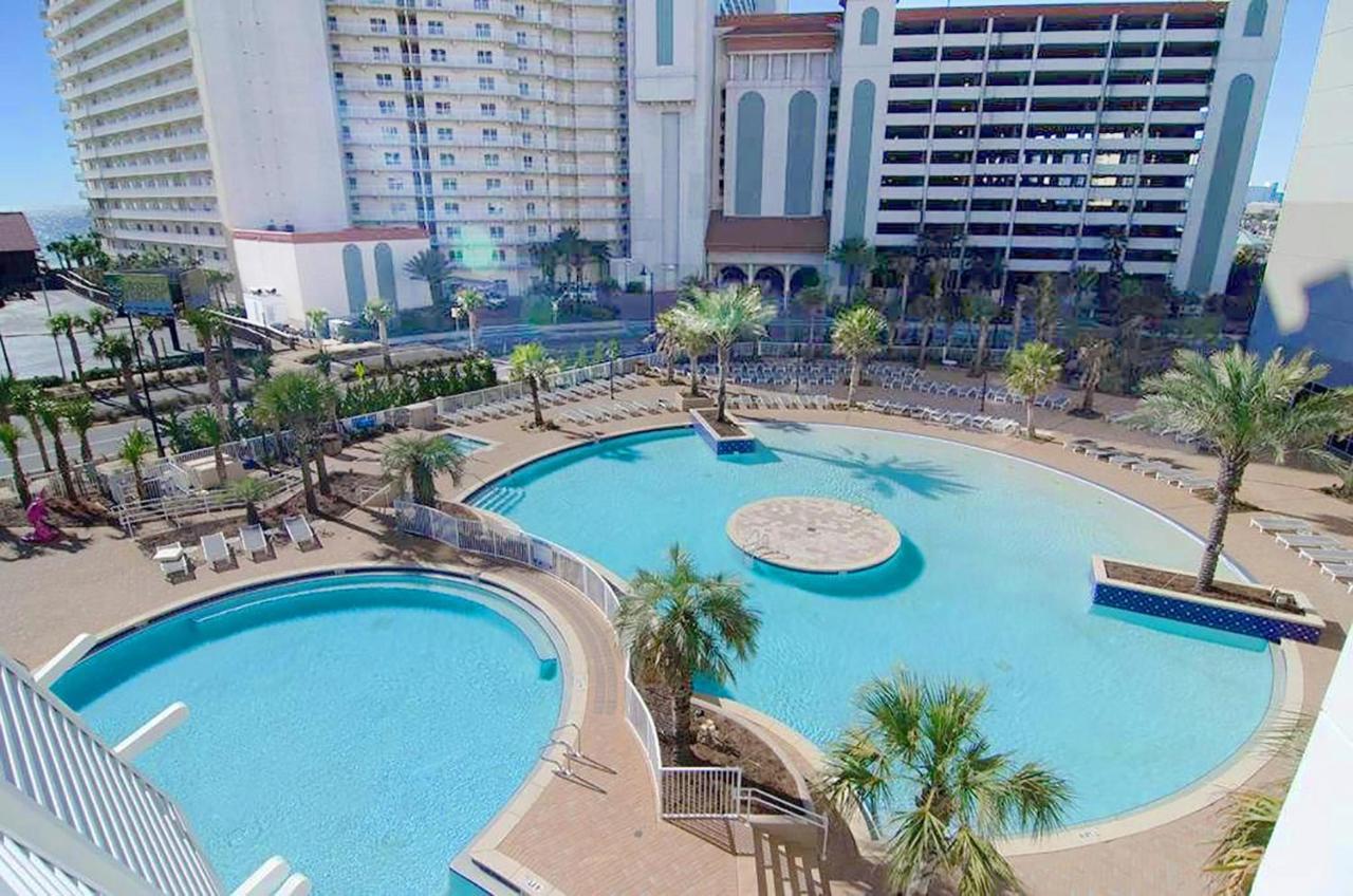 Laketown Wharf 1326 *