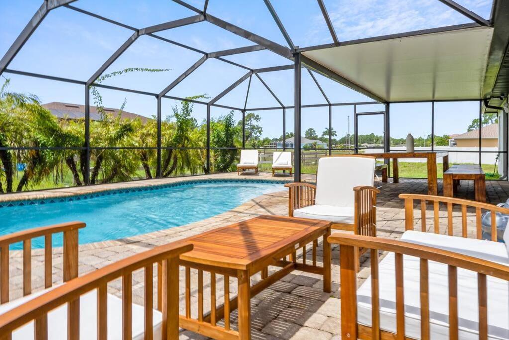 Cape Escape Ii - 4bdr - 2bth - Pool - Sleeps 10 Or More * Cape Coral