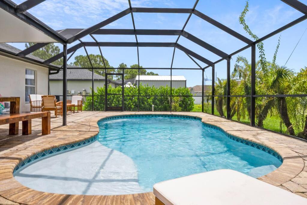 Cape Escape Ii - 4bdr - 2bth - Pool - Sleeps 10 Or More Holiday home *