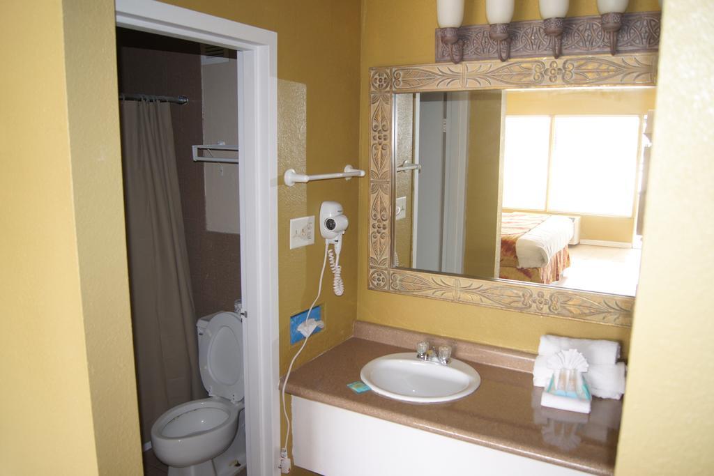 Hotel Monroe's On The & Banquet Hall Sanford