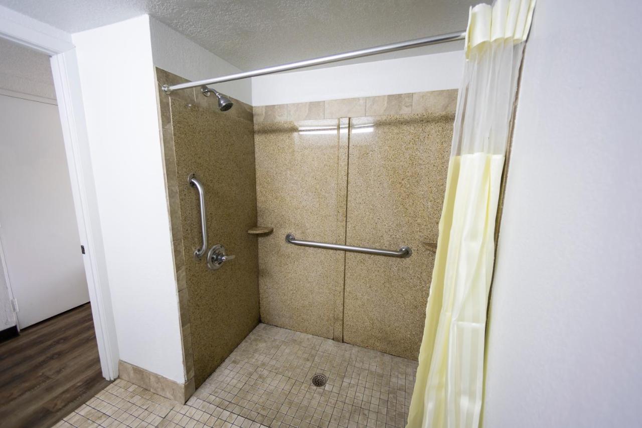 Hotel Ocean Breeze 2*