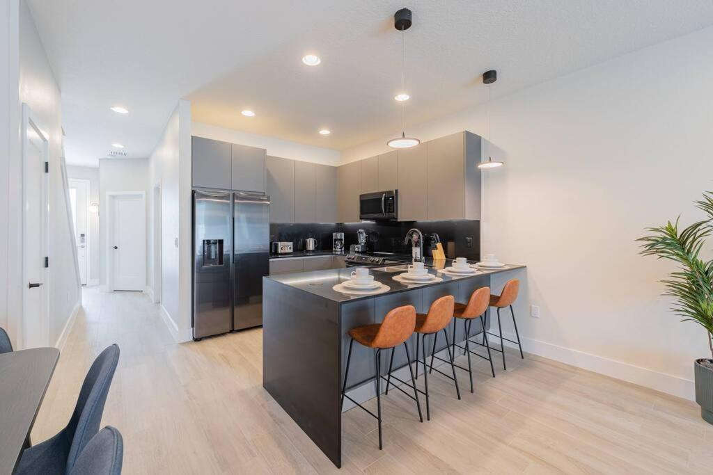**brand New** Luxurious Decor Townhouse With Private Pool Hit17145 * Orlando