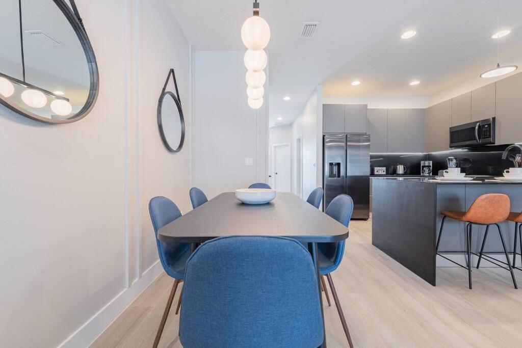 **brand New** Luxurious Decor Townhouse With Private Pool Hit17145 Orlando