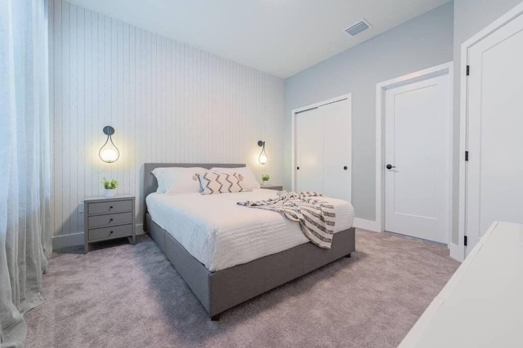 Holiday home **brand New** Luxurious Decor Townhouse With Private Pool Hit17145