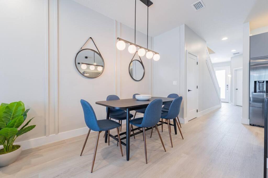 Holiday home **brand New** Luxurious Decor Townhouse With Private Pool Hit17145