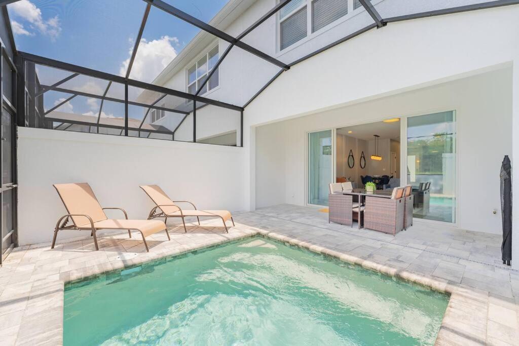 **brand New** Luxurious Decor Townhouse With Private Pool Hit17145