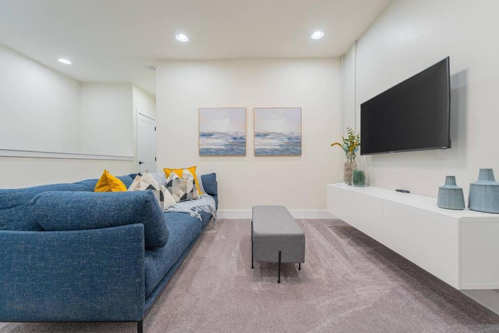 **brand New** Luxurious Decor Townhouse With Private Pool Hit17145 Holiday home *