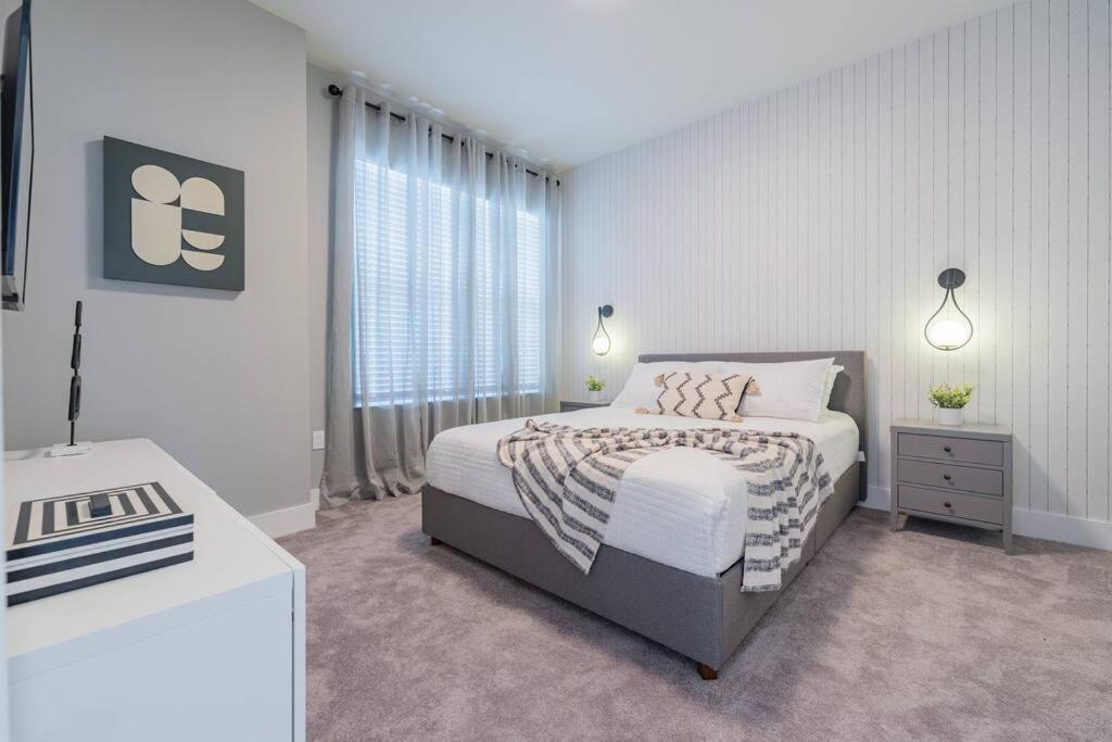 Holiday home **brand New** Luxurious Decor Townhouse With Private Pool Hit17145