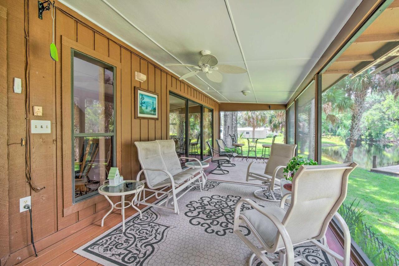 Pet-friendly Retreat With Lake And Dock! Holiday home Inglis