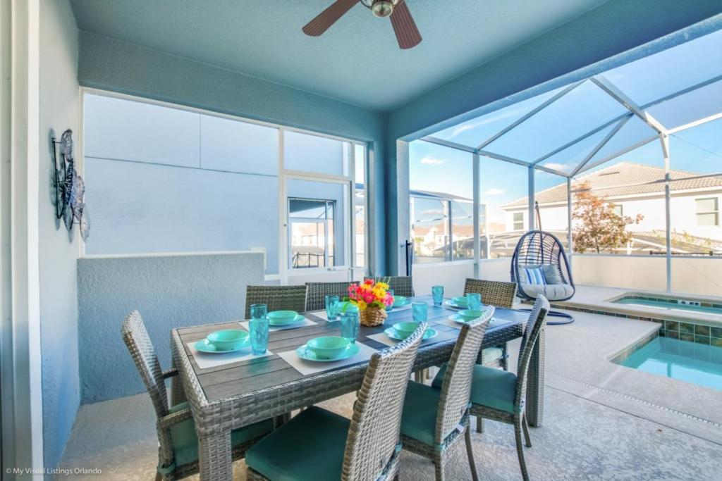 Holiday home Champion Gates Stuning Davenport