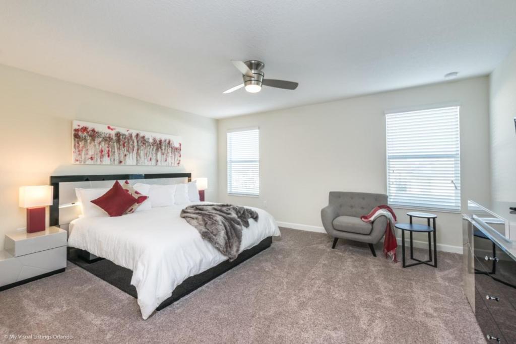 Holiday home Champion Gates Stuning Davenport
