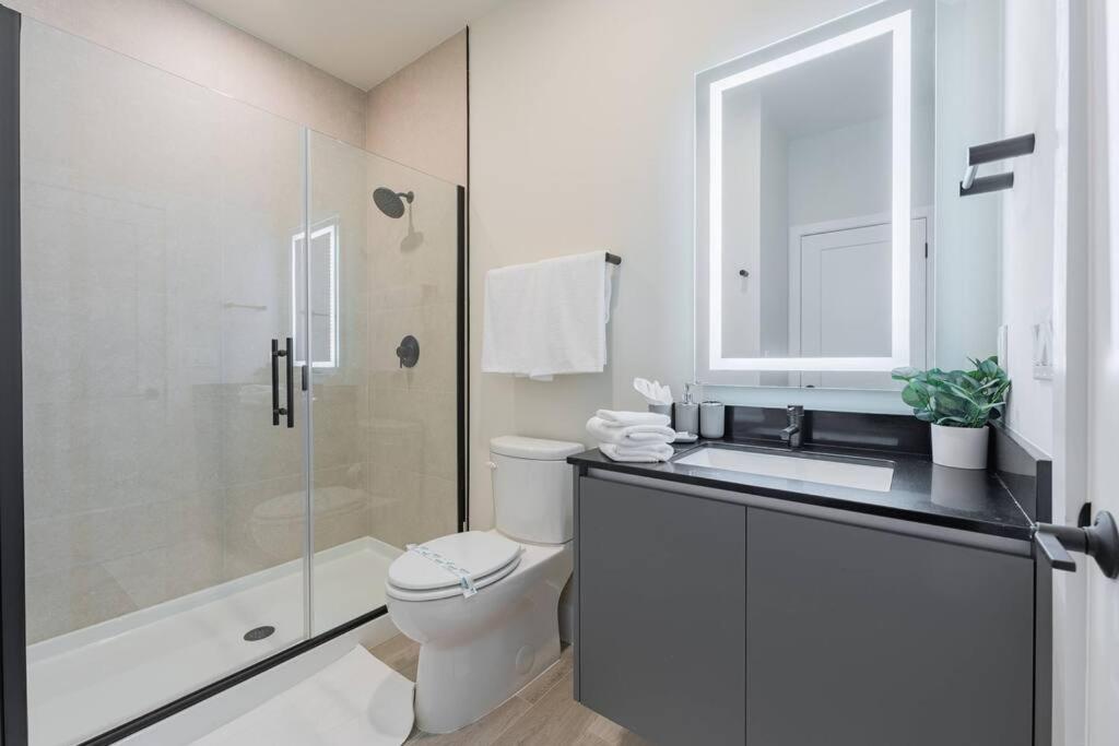 Holiday home **brand New** Luxurious Decor Townhouse With Private Pool Hit17145