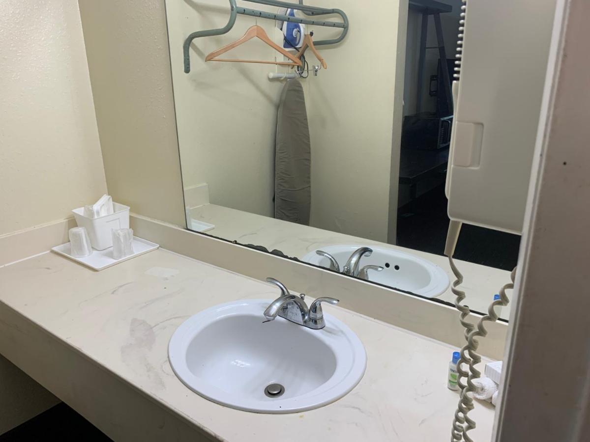 Motel Americas Value &
