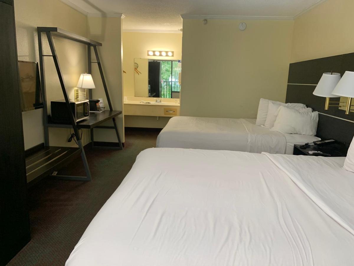 Motel Americas Value & 2*