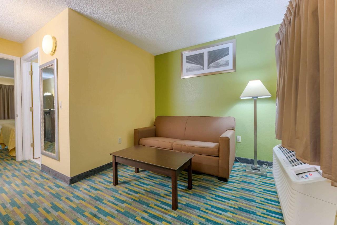 Quality & Mt Dora North 2*