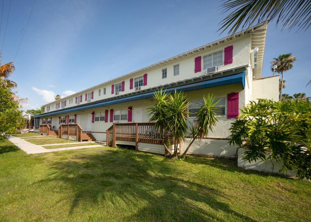 Captain's Table By Adventures Hotel Everglades City