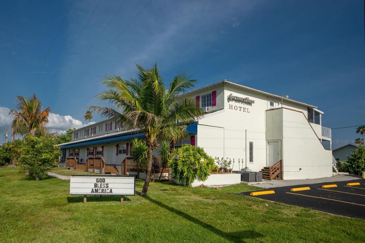 Captain's Table By Adventures Everglades City