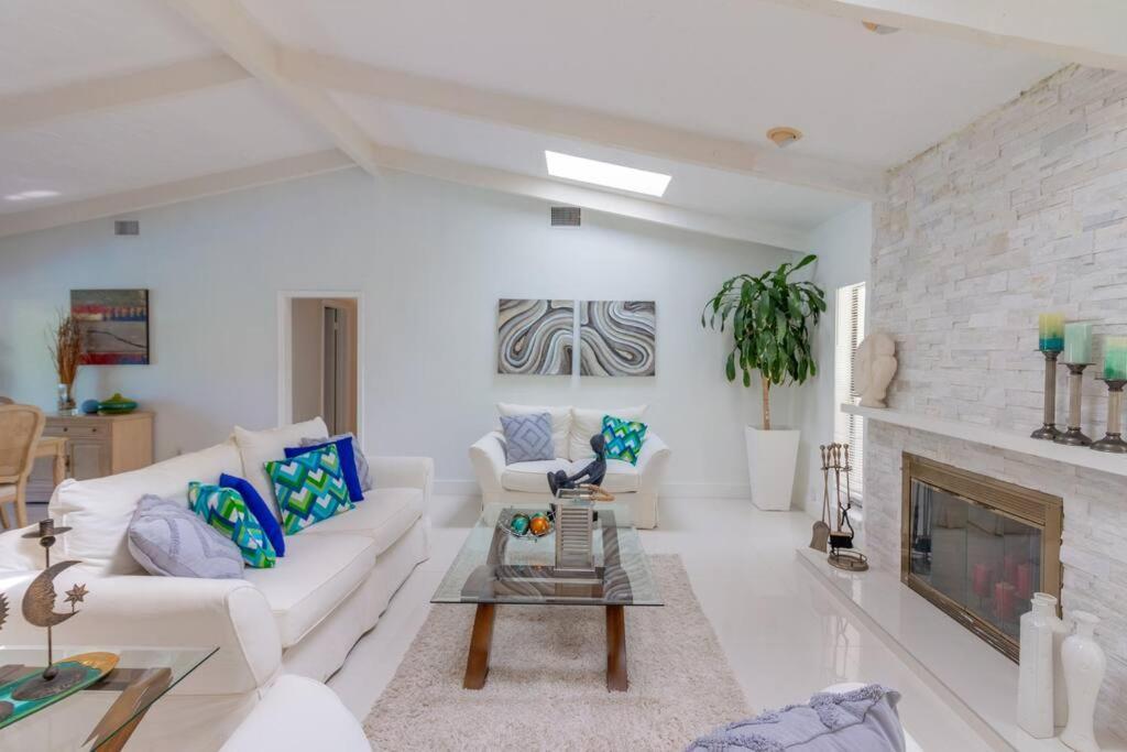 Spacious 3 Bed/2.5bath Miami W/ Pool! Holiday home *
