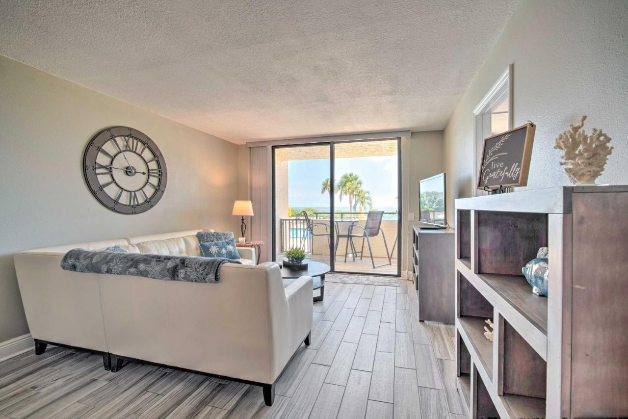 Relaxing Steps From The Pool! Apartment
